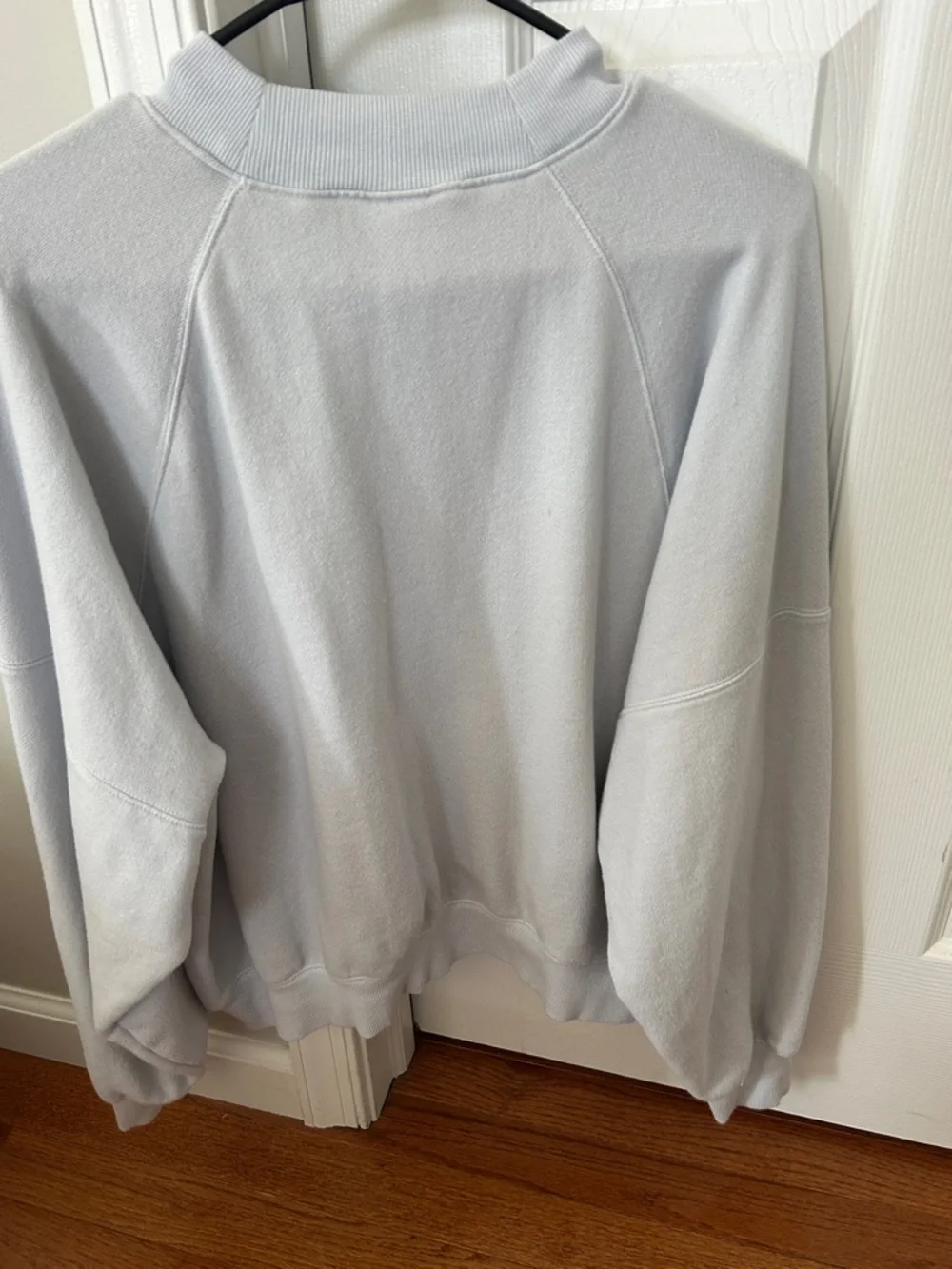 PINK Victoria's Secret Light Gray Crewneck Sweatshirt - Picture 6 of 6